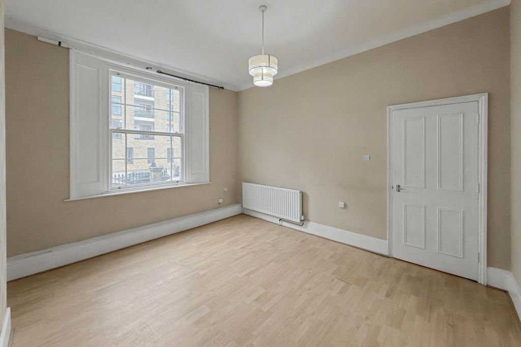 Property photo 2 of 15 260A Dalston Lane, Hackney, London, E8 1Jg
