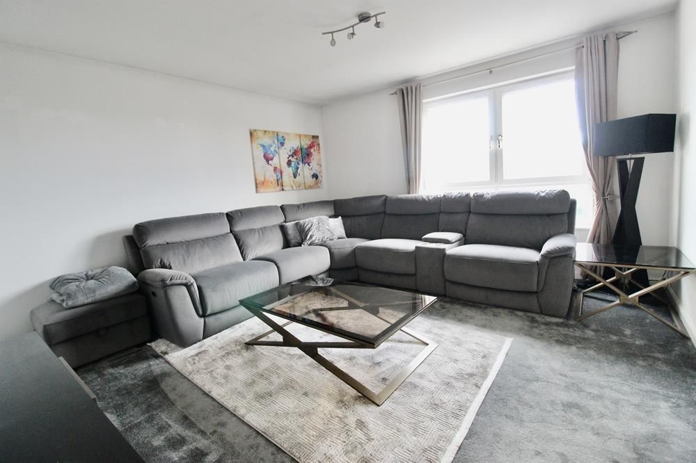 Property photo 2 of 7 Lounge