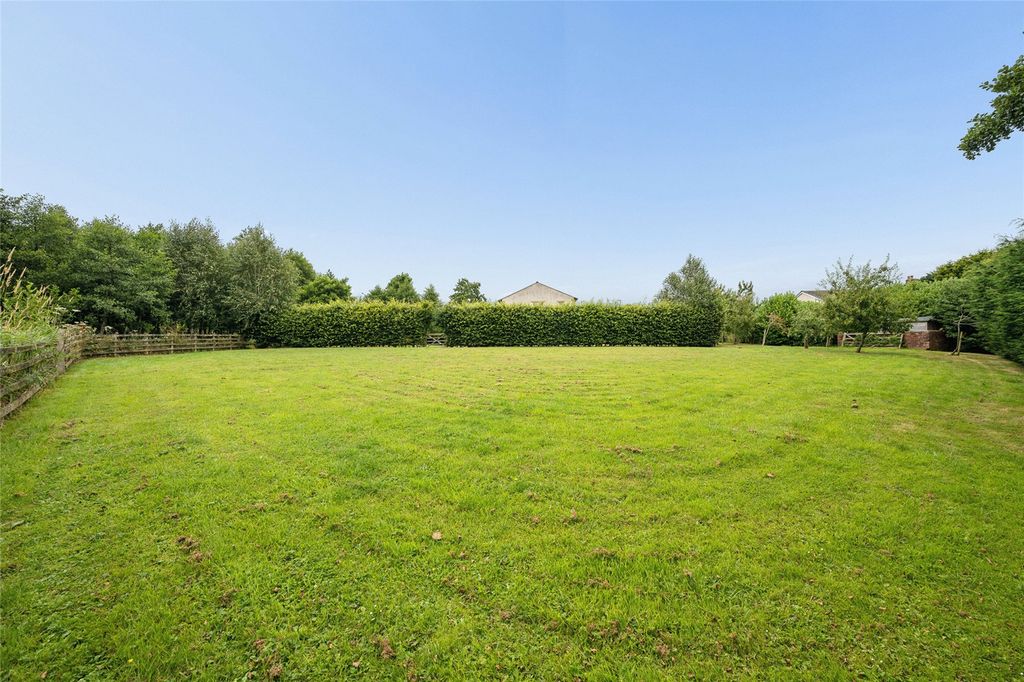 Property photo 2 of 45 Picture No. 11
