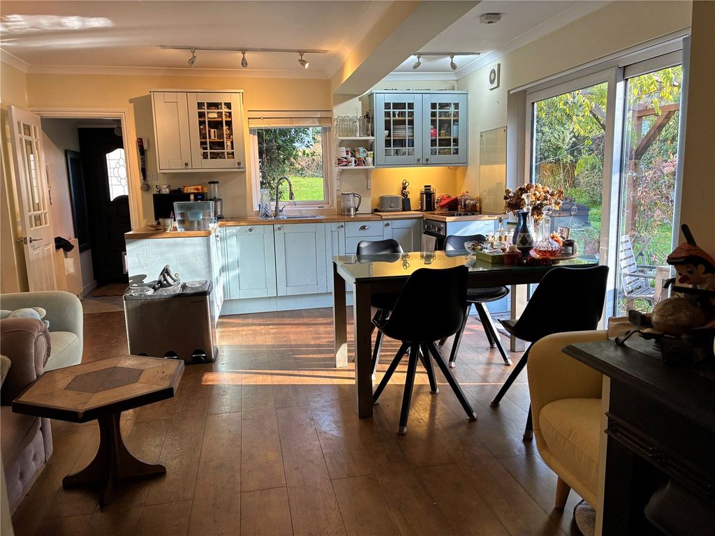 Property photo 2 of 6 Picture No. 09