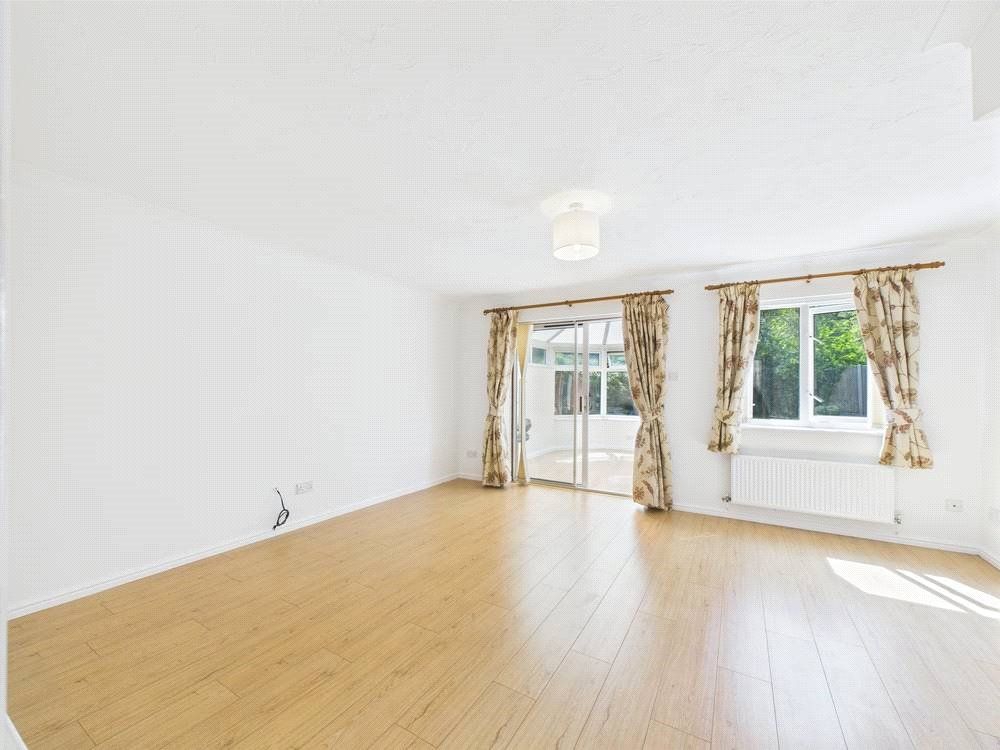 Property photo 2 of 19 Picture No. 12