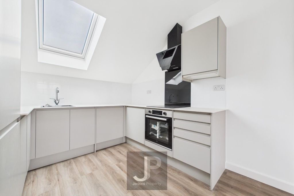 Property photo 2 of 10 Cam01632G0-Pr0203-Still004.Jpg