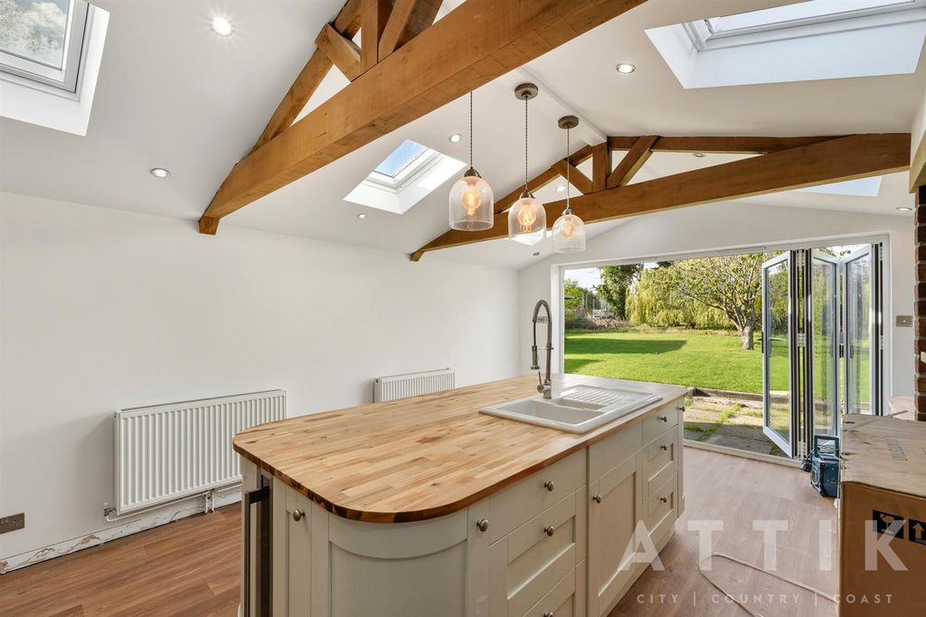 Property photo 2 of 35 Ar707473.Jpg