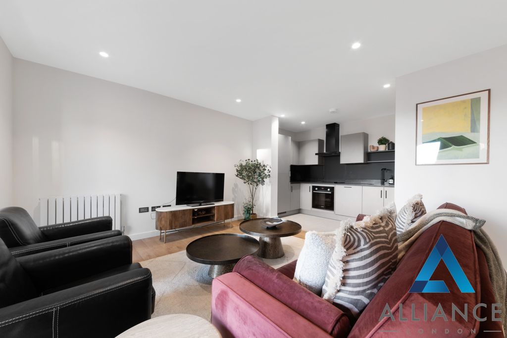 Property photo 2 of 21