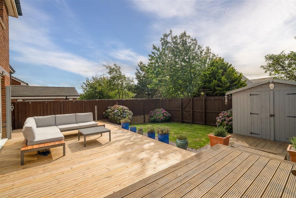 Property photo 2 of 17 33_Hallydown_Crescent_Eyemouth-22.Jpg