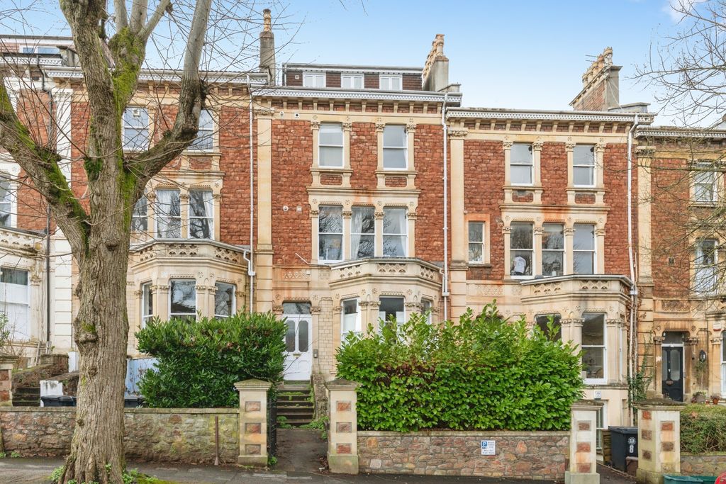 Property photo 1 of 8 Front