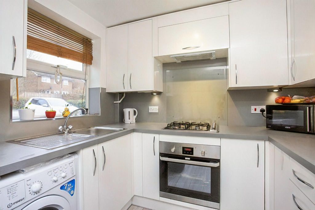 Property photo 2 of 8 Ebef64Cb-Dcda-455E-A