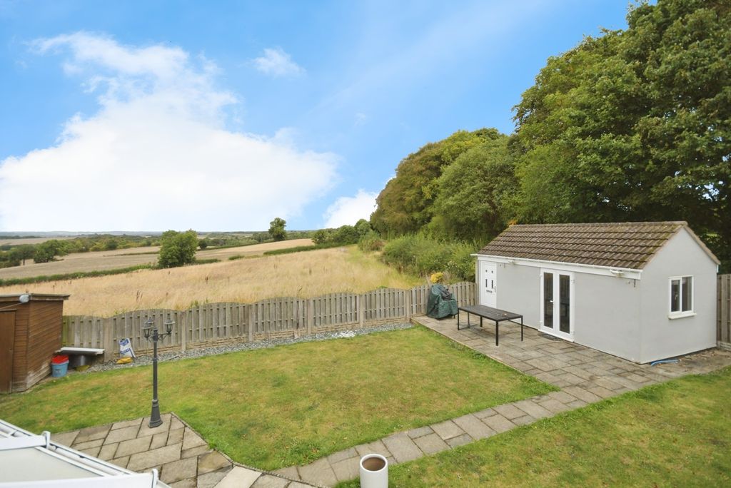 Property photo 2 of 17 Photo