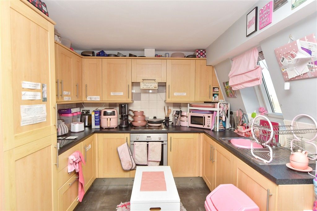 Property photo 2 of 9 Kitchen/ Living Area