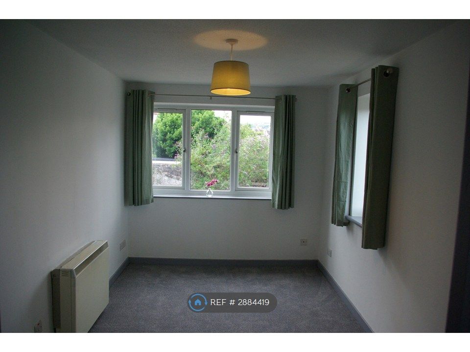 Property photo 3 of 8 Living Room