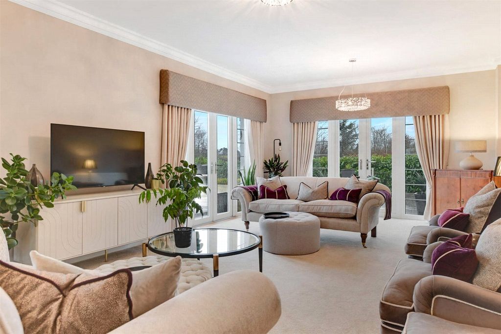 Property photo 2 of 38 Picture No. 46