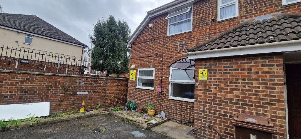 Property photo 2 of 14