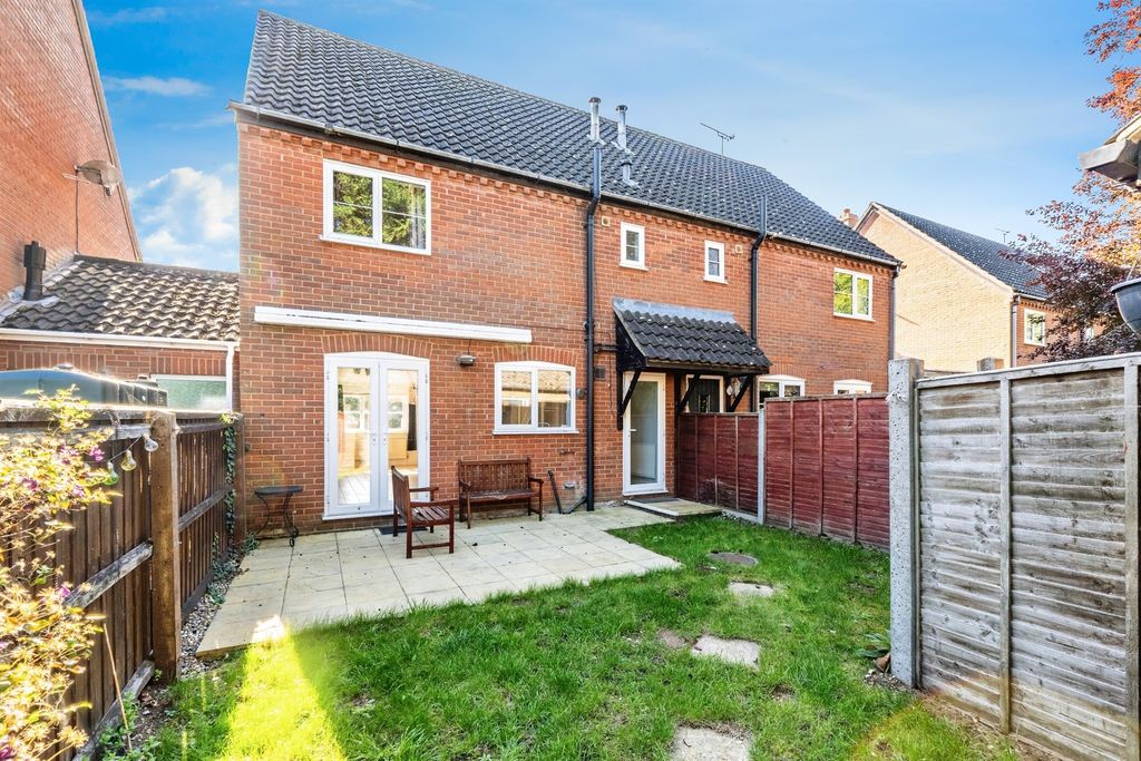 Property photo 2 of 17