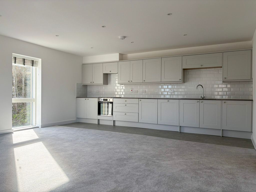 Property photo 2 of 18 Kitchen