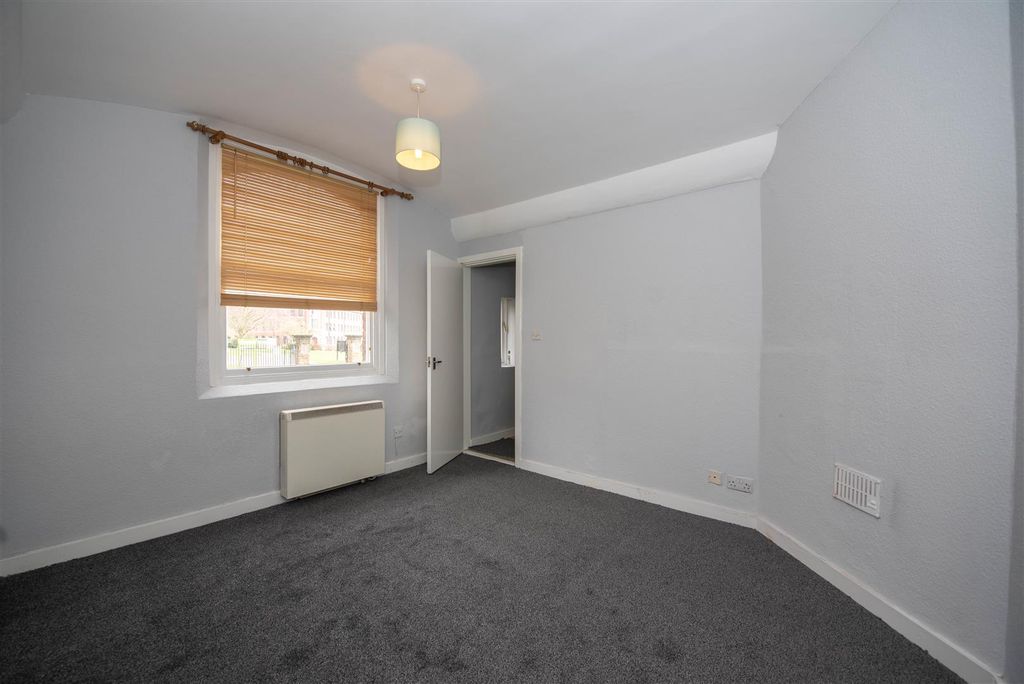 Property photo 3 of 4