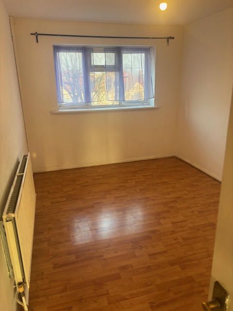 Property photo 3 of 10 Bedroom