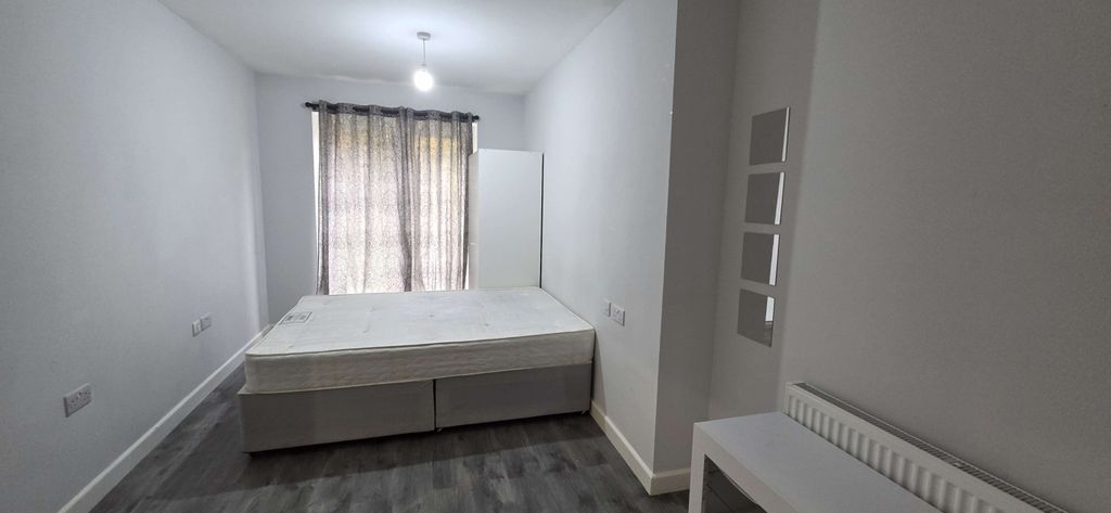 Property photo 2 of 20 Gallery