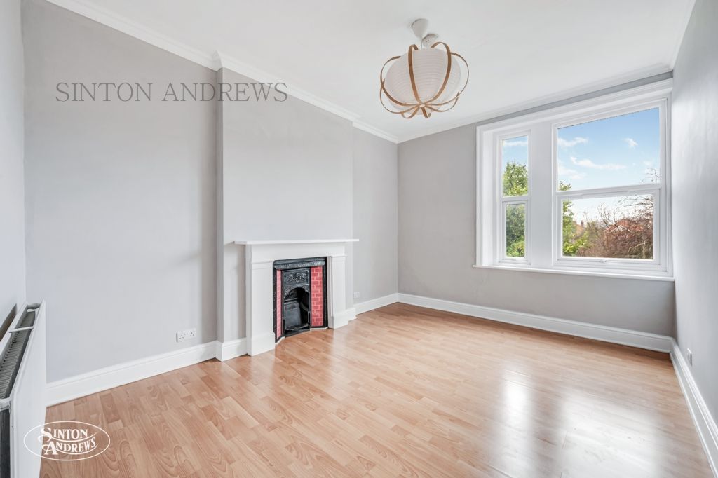 Property photo 3 of 9 Photo 5