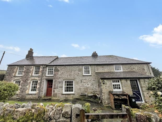 Property photo 1 of 20 Front