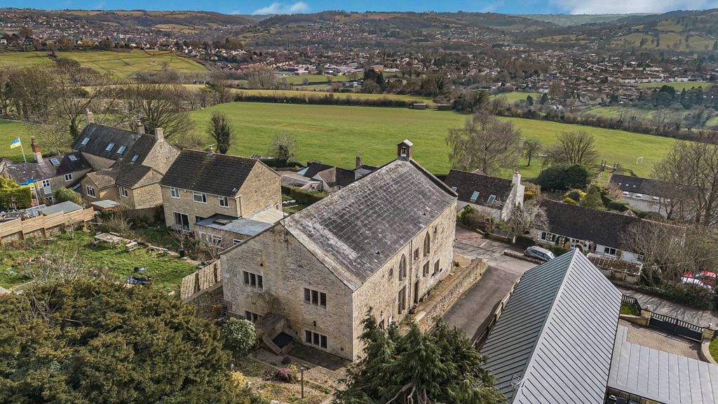 Property photo 1 of 33