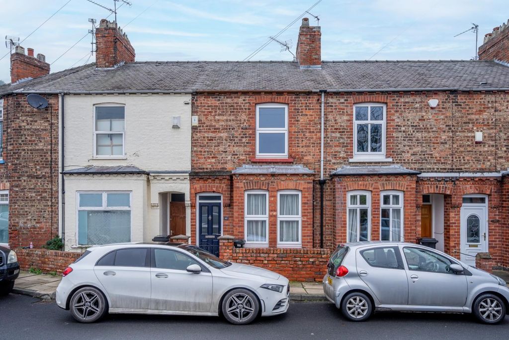 Property photo 1 of 17 External