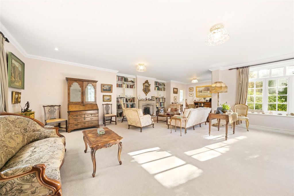 Property photo 2 of 40 Picture No. 09