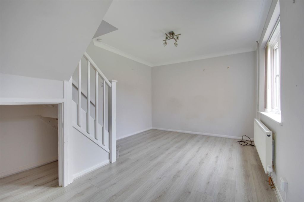 Property photo 3 of 5 Img_5687-Img_5689.Jpg