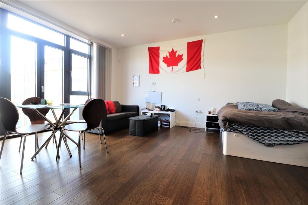 Property photo 3 of 5