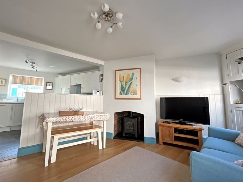 Property photo 1 of 12 Photo 11