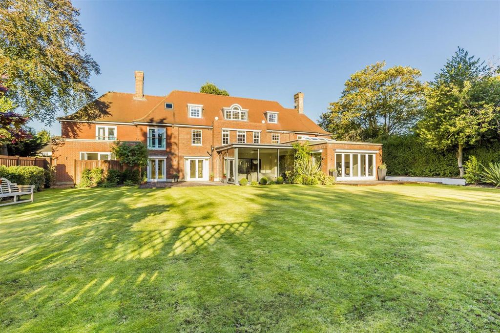Property photo 2 of 21 Image