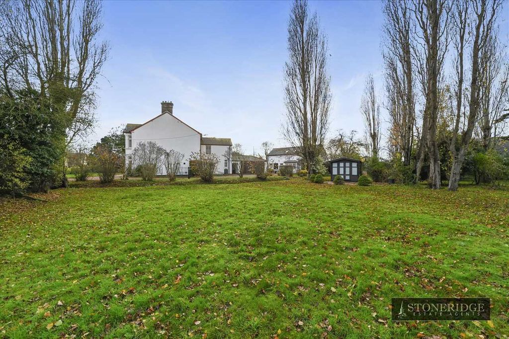 Property photo 3 of 28