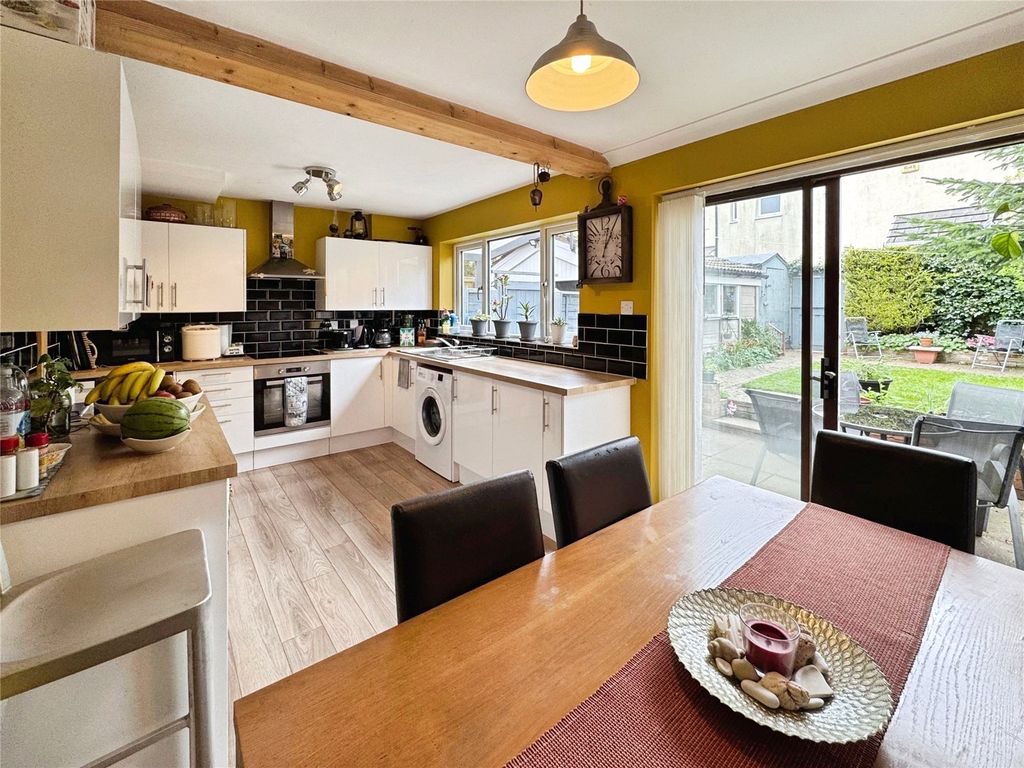 Property photo 2 of 12 Dining Kitchen