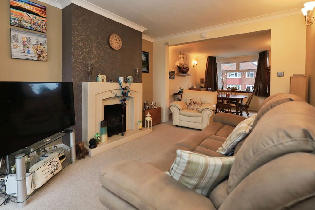 Property photo 2 of 19 Lounge/Diner