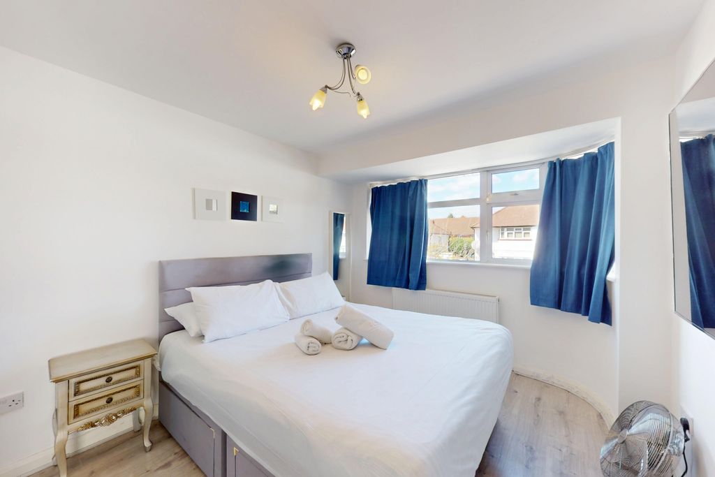 Property photo 2 of 14 Bedroom One