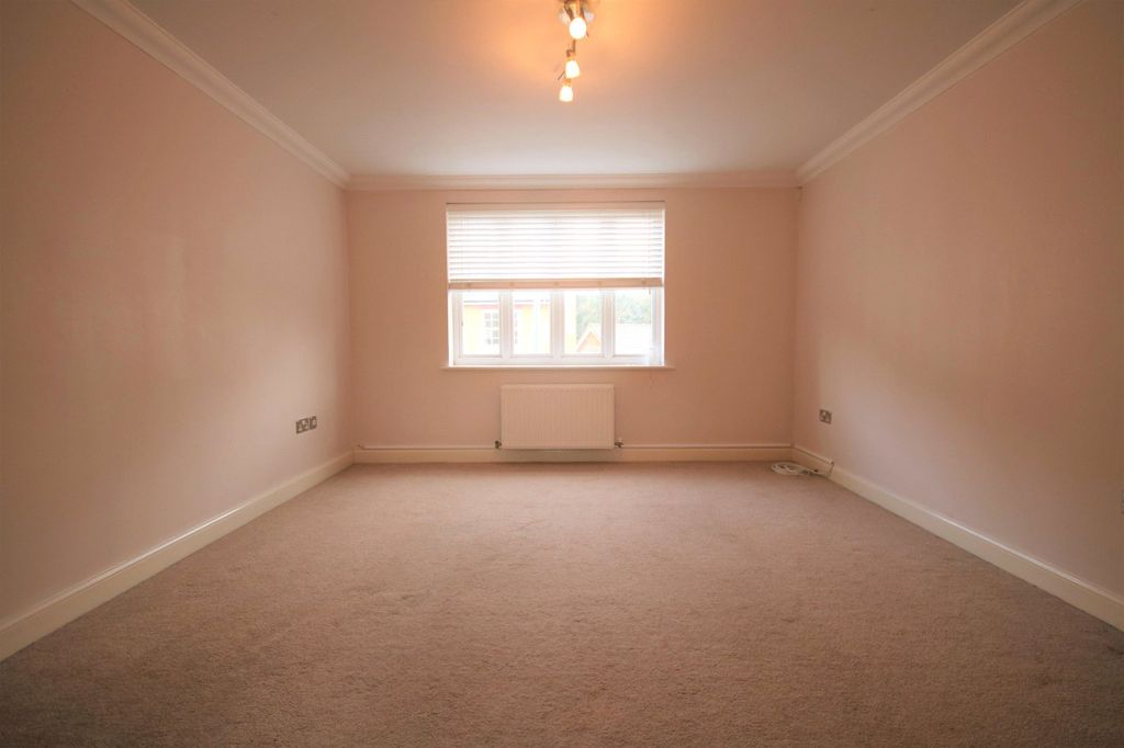 Property photo 2 of 8 Picture No. 02