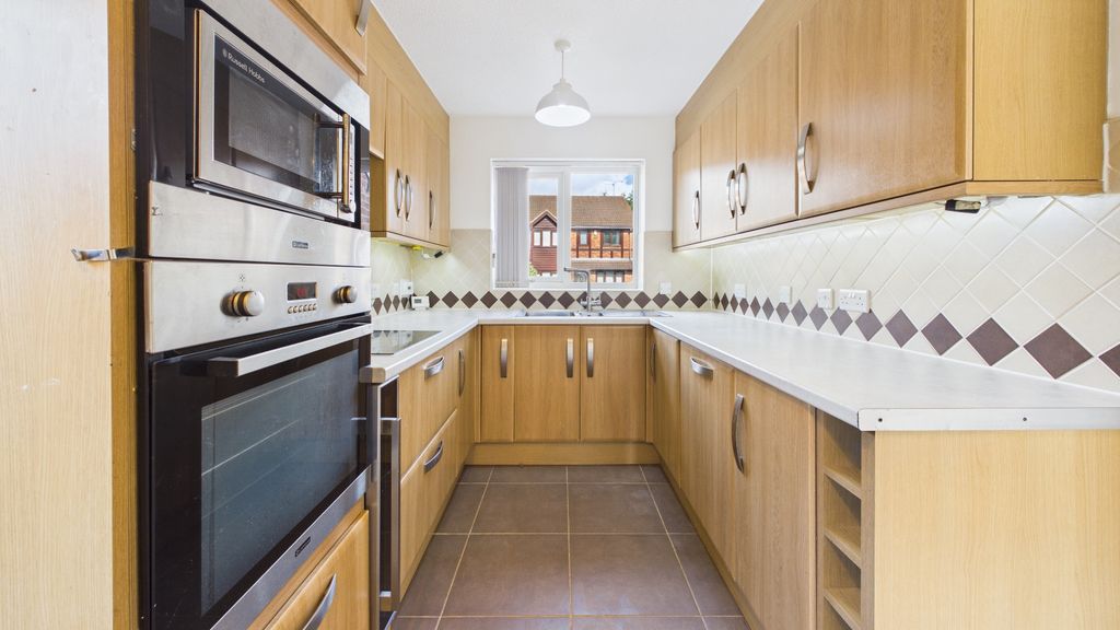 Property photo 2 of 30 4608903