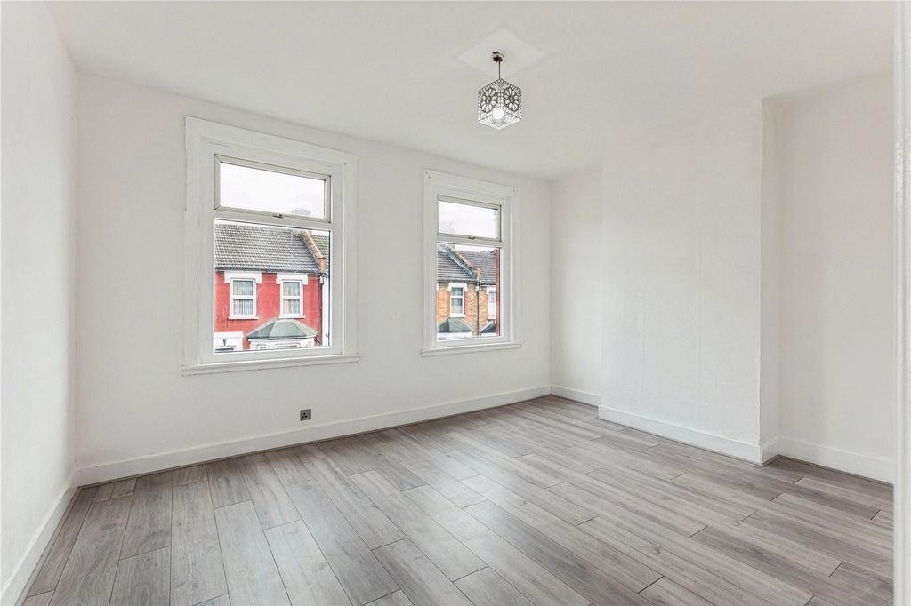 Property photo 2 of 18 Picture No. 02