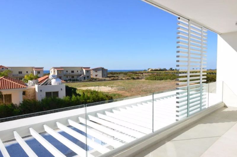 Property photo 3 of 12 Veranda View Artist