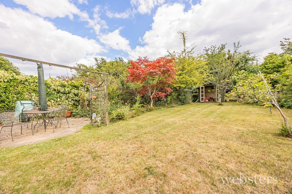Property photo 2 of 28