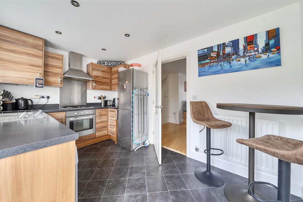 Property photo 3 of 24 1424563-2-69B1446d3168E.Jpg