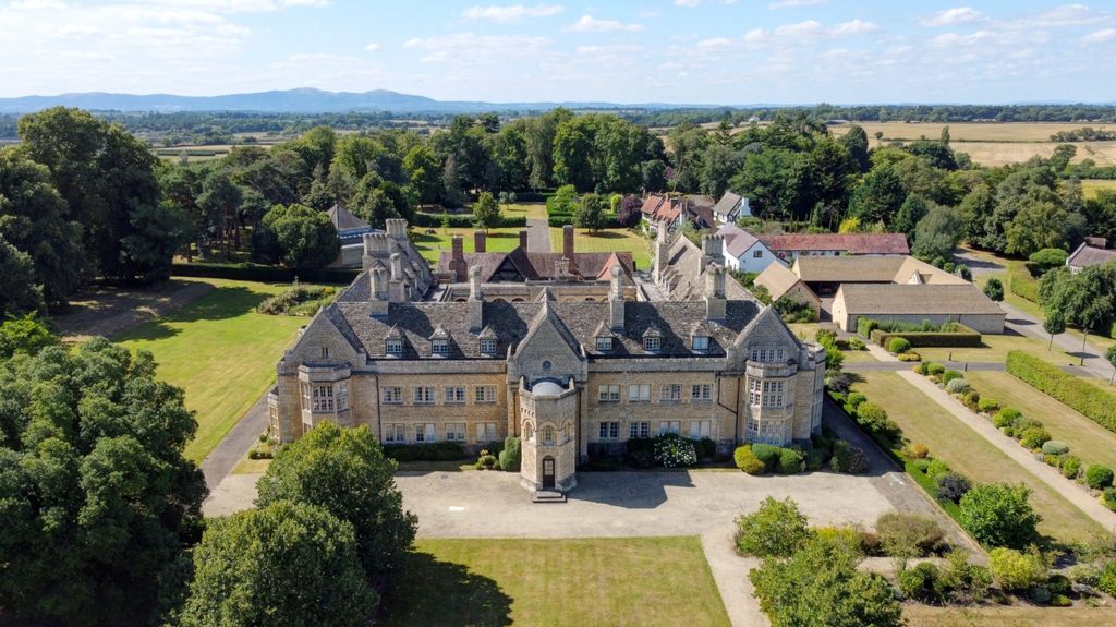 Property photo 2 of 25 Aerial Profile