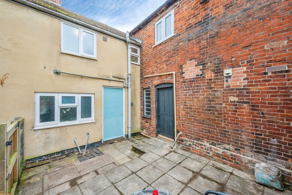 Property photo 2 of 18