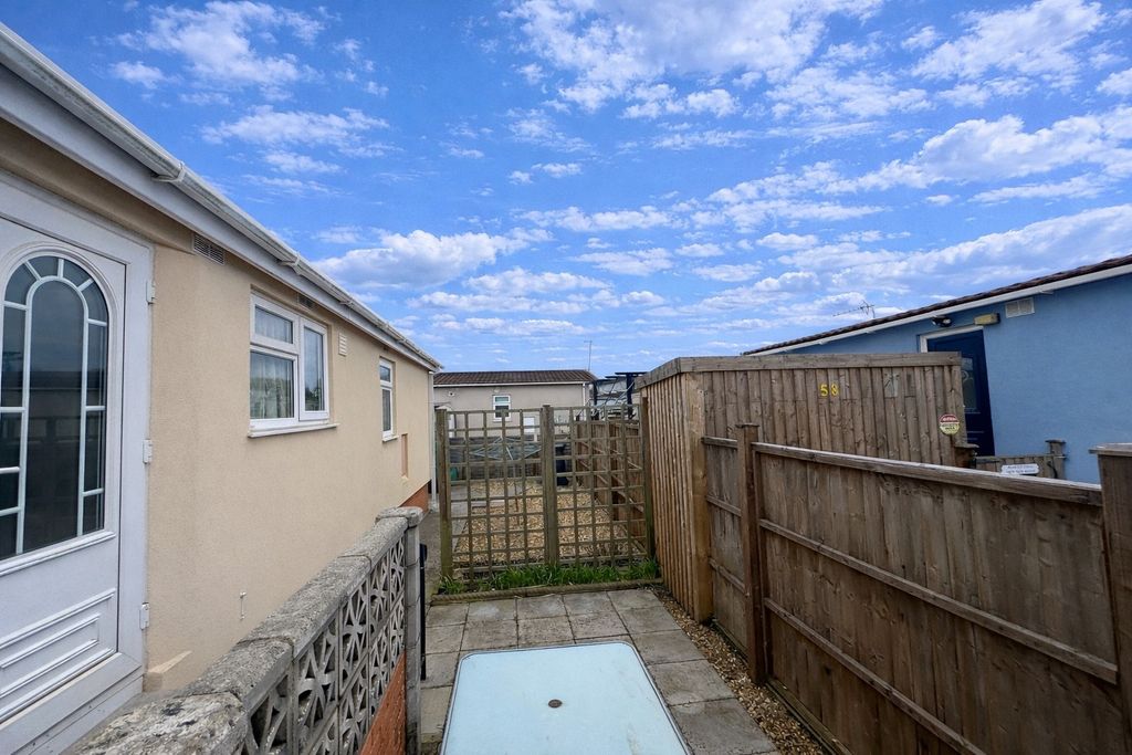 Property photo 3 of 23