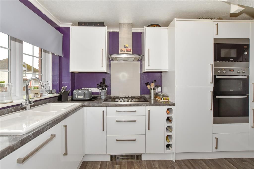 Property photo 3 of 13 Kitchen
