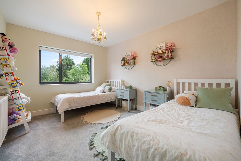 Additional image 10 of 6 bed detached house for saleEdgwarebury Lane, Edgware HA8