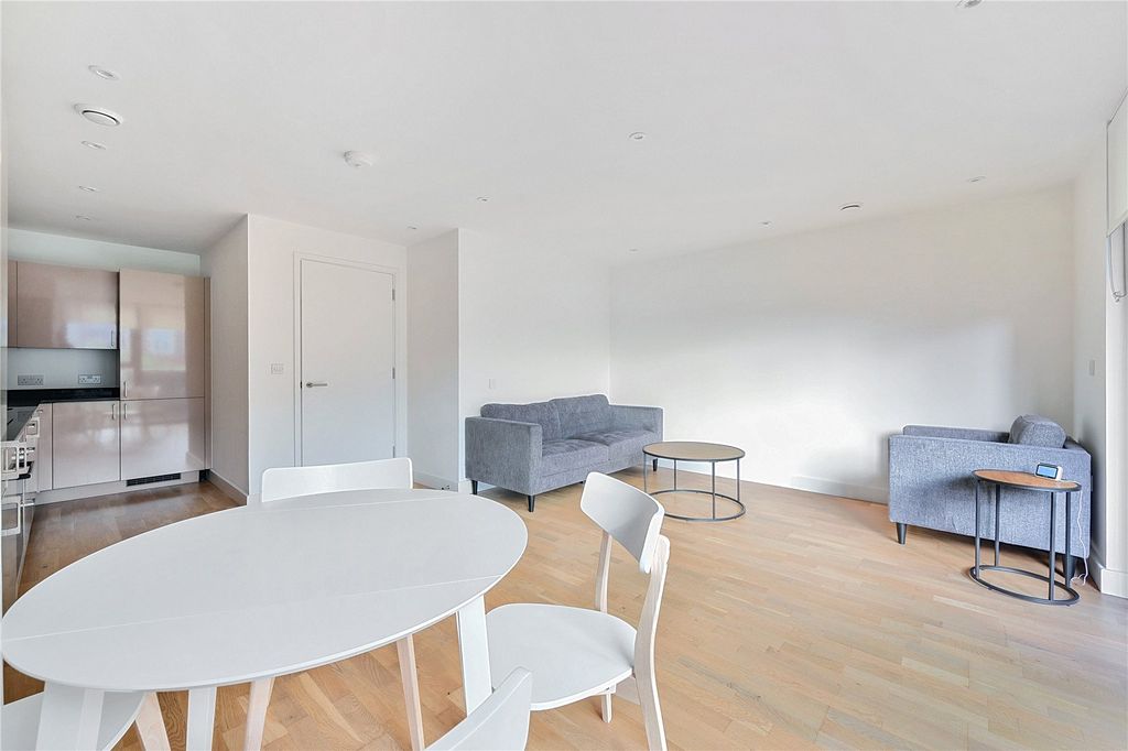 Property photo 2 of 19 Picture No. 12