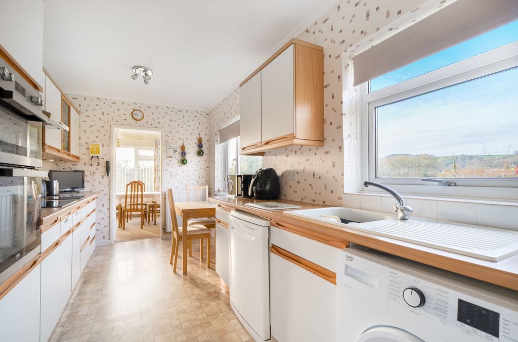 Property photo 2 of 13 Kitchen