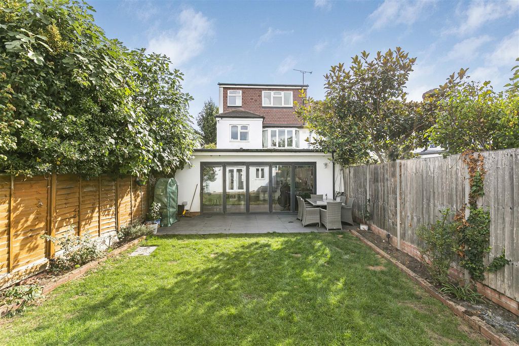Property photo 2 of 27