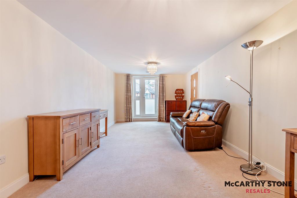 Property photo 2 of 29 8627293-Interior12-800.Jpg