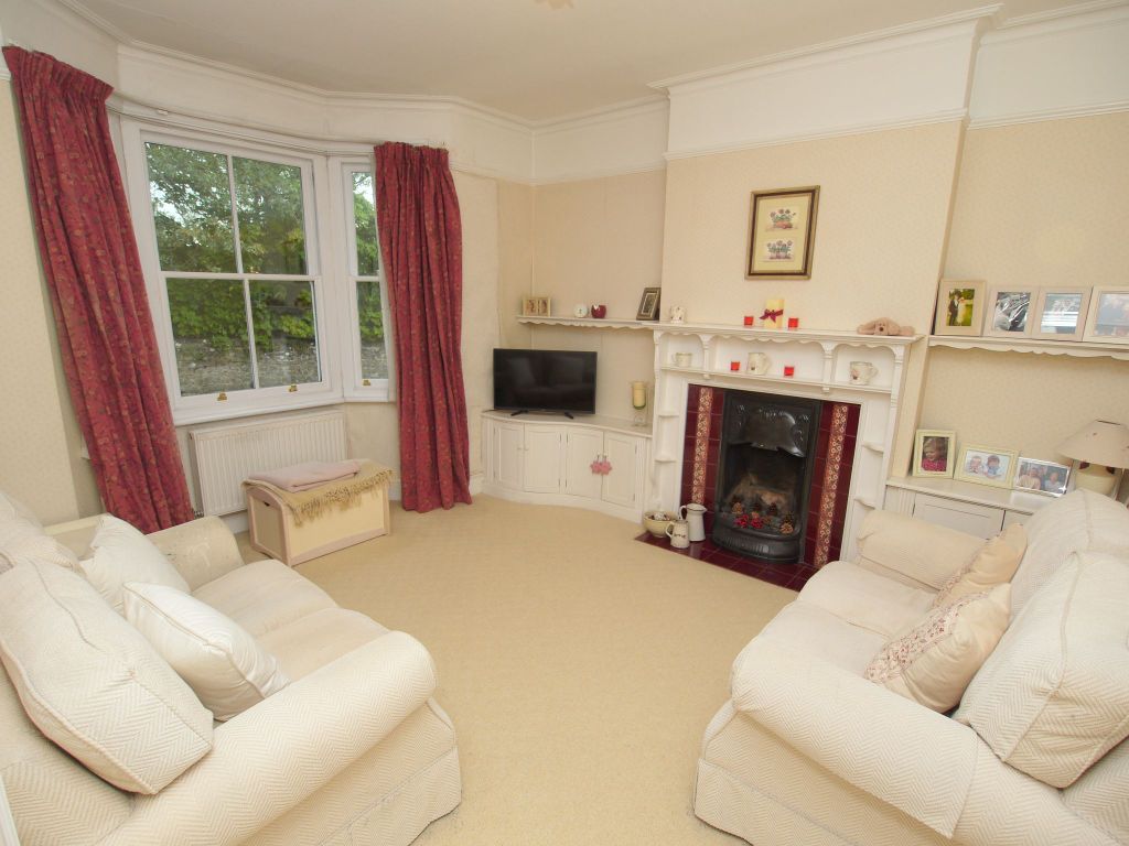 Property photo 2 of 11 Photograph 6